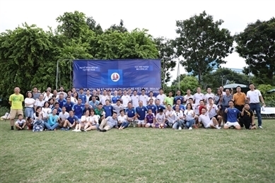 越南公安部对外局与美国驻越南大使馆举办足球友谊赛
