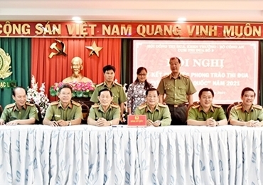 越南公安部第九号竞赛团体签署2021年“致力于祖国安全”竞赛契约书